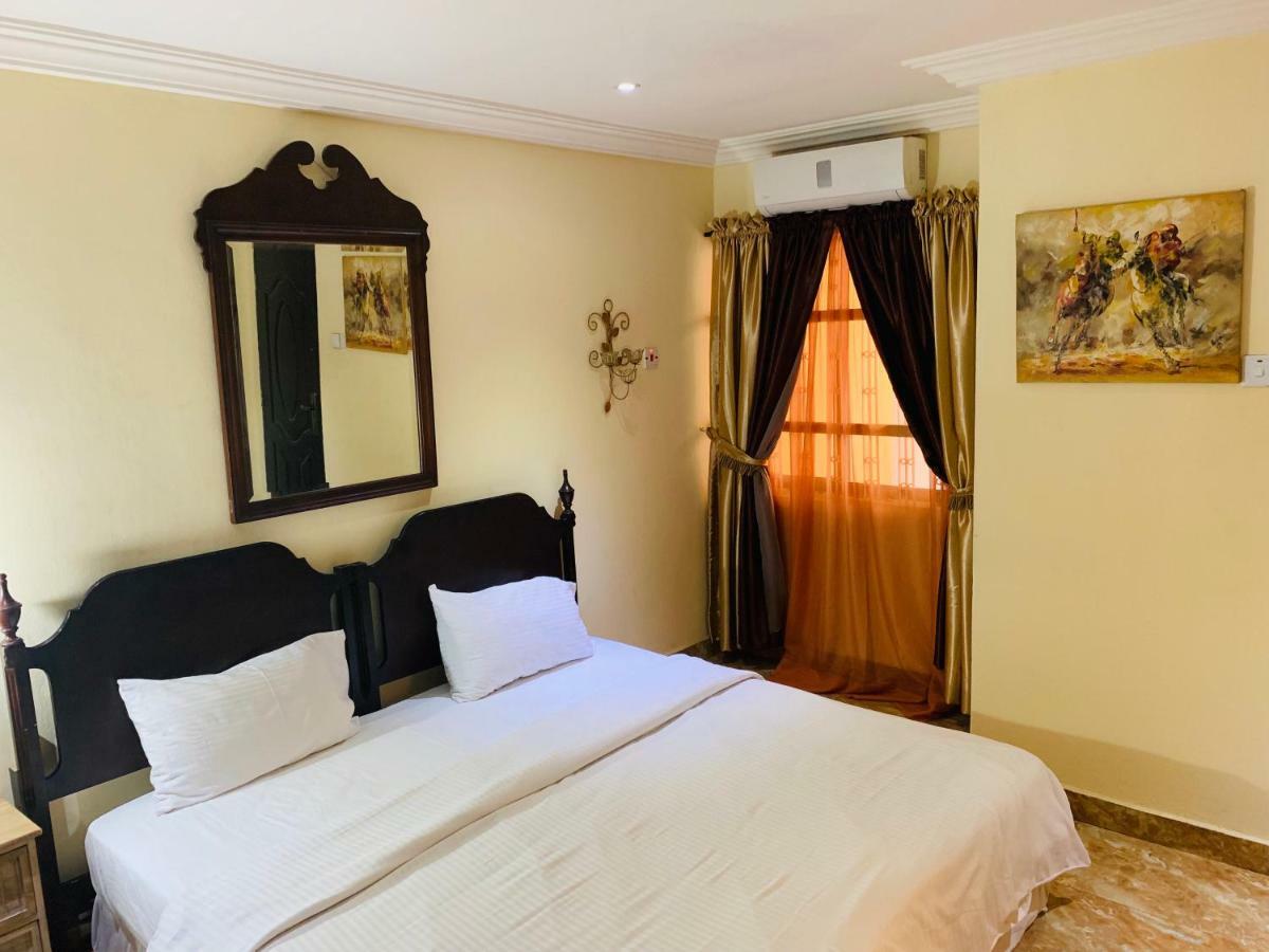 Redwood Place Hotel Abuja Esterno foto